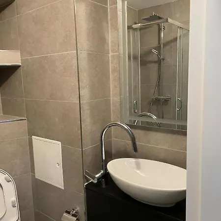 Casa de hóspedes Neu Renoviertes Mit Privatem Bad Und Kueche